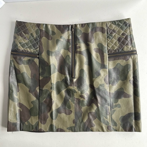 Sam Edelman Camo Green Mini Skirt Faux Leather Fully Lined - Picture 10 of 16
